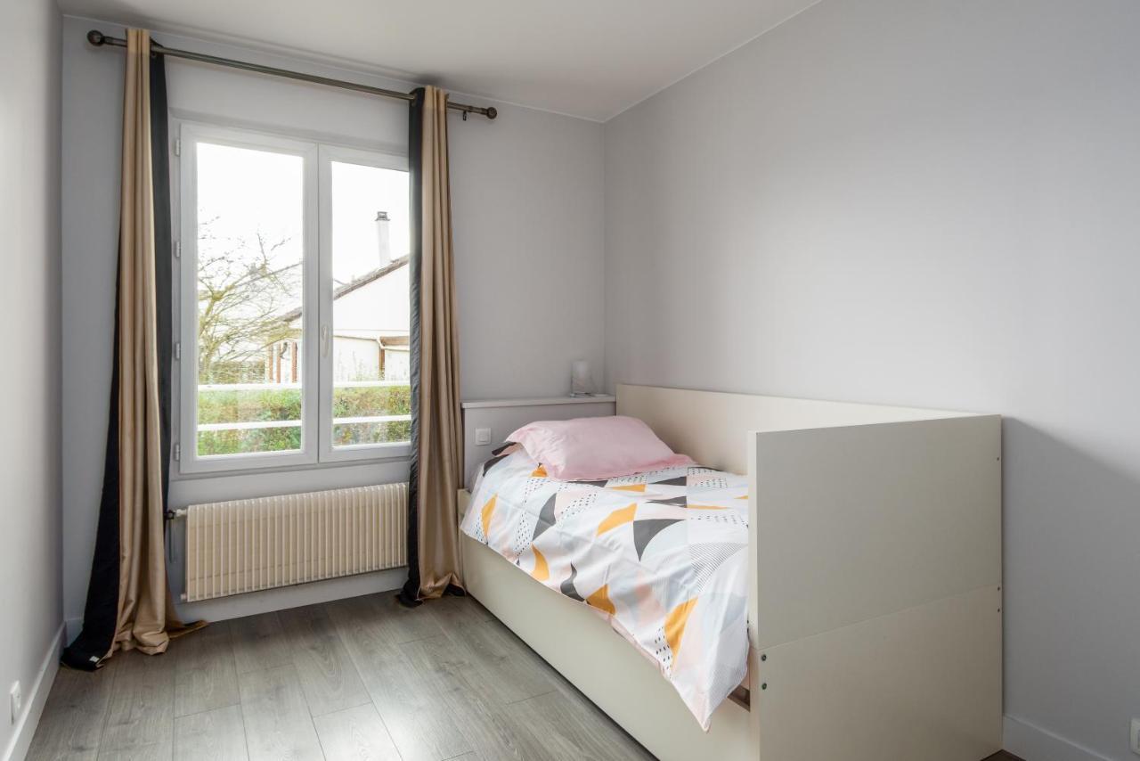 2 Bed House Near Disneyland Paris Montry Exteriör bild